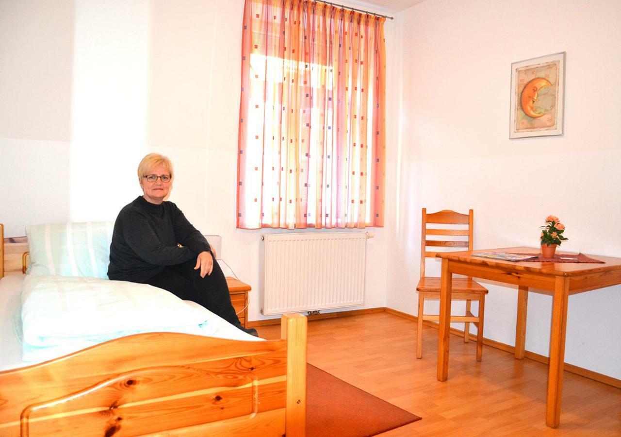 Gasthof Zum Goldenen Pflug Amstetten Dış mekan fotoğraf