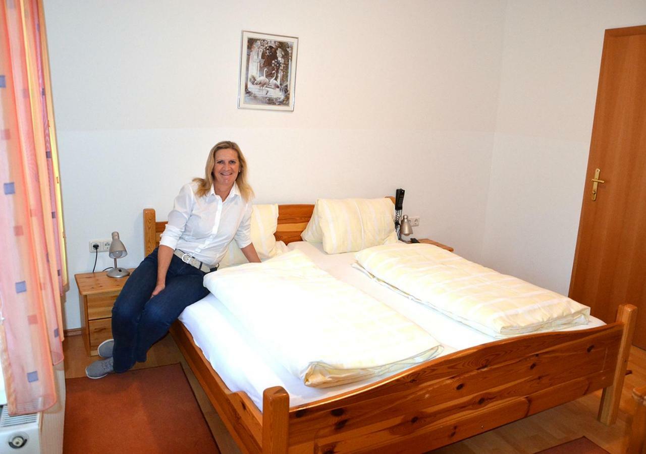 Gasthof Zum Goldenen Pflug Amstetten Dış mekan fotoğraf
