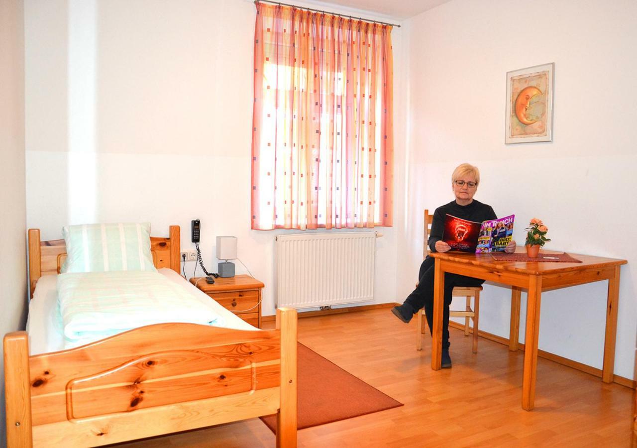 Gasthof Zum Goldenen Pflug Amstetten Dış mekan fotoğraf